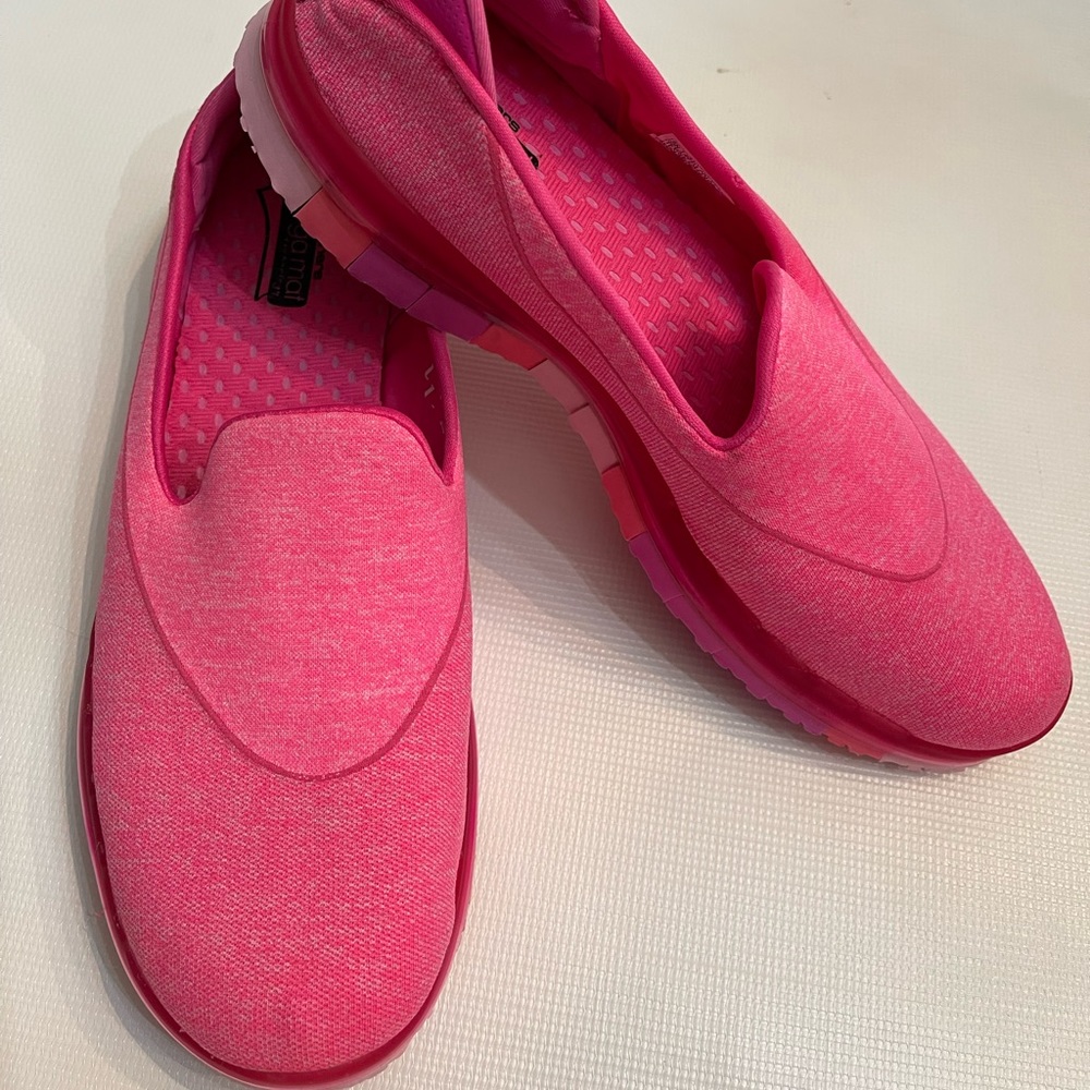 Skechers Pink Goga Mat Slip On Shoes SZ 9
